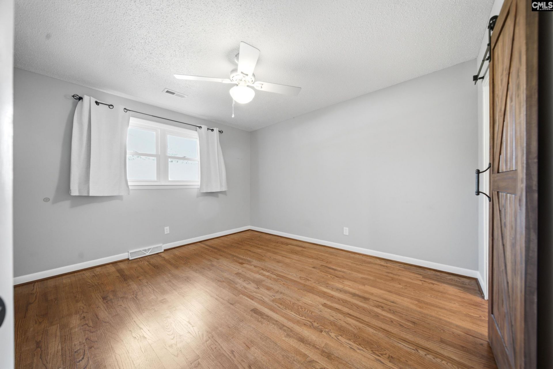 215 Summerland Avenue Photo 34