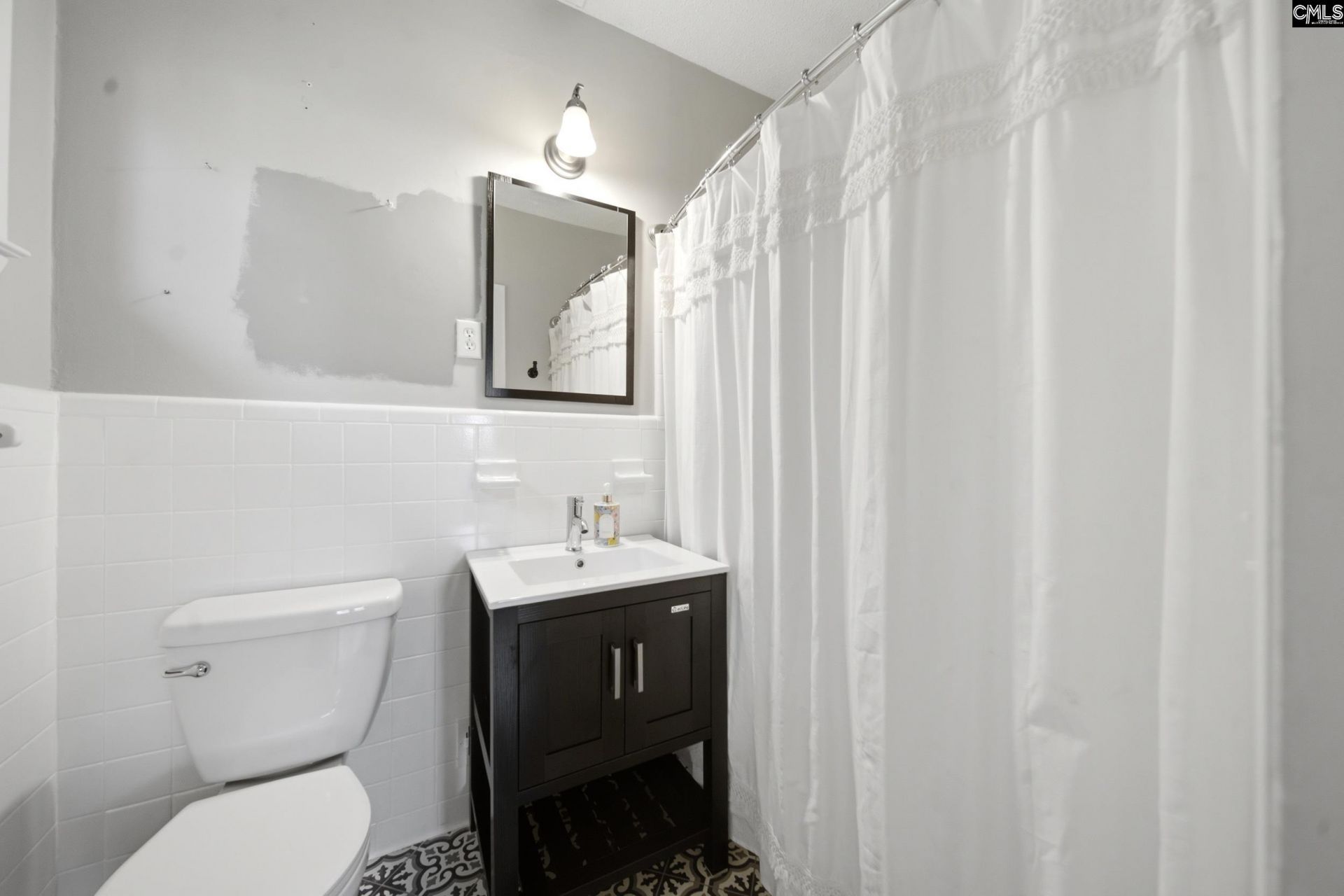 215 Summerland Avenue Photo 37
