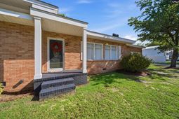 215 Summerland Avenue photo 4