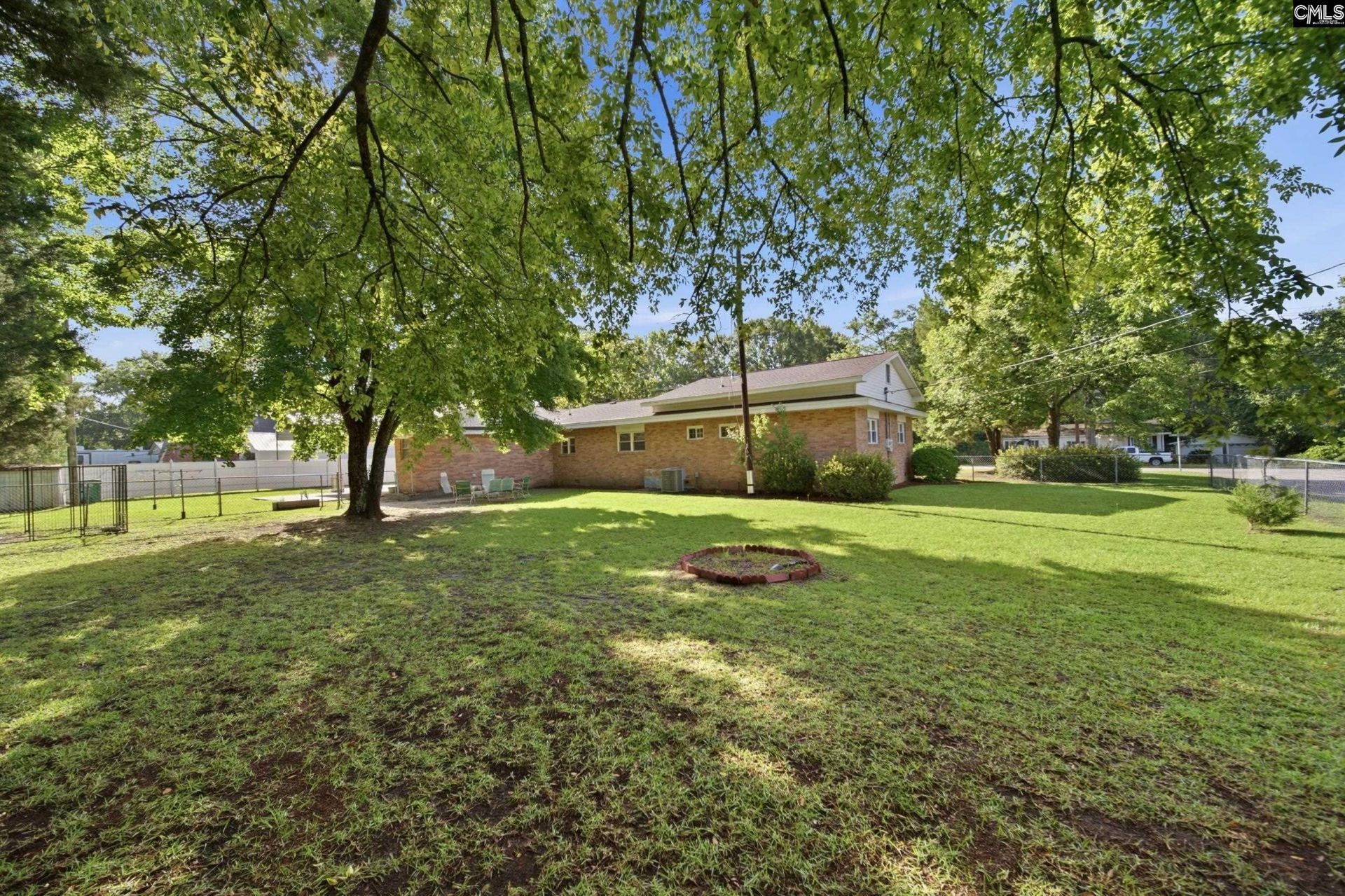 215 Summerland Avenue Photo 40