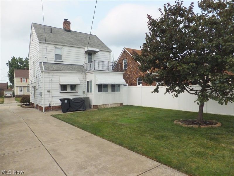 6905 Plainfield Avenue, Cleveland, OH 44144 Photo 24