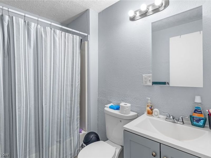 3318 W 30th Street, Cleveland, OH 44109 Photo 12