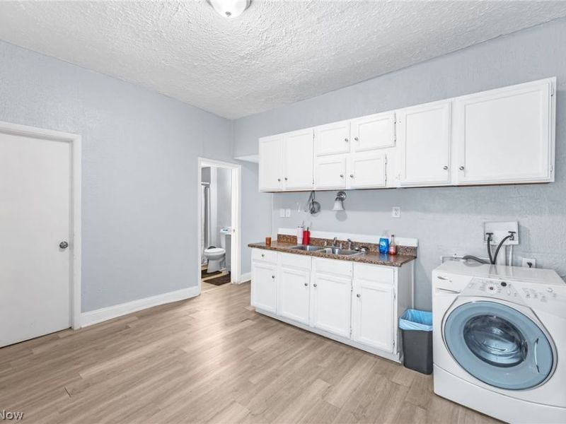 3318 W 30th Street, Cleveland, OH 44109 Photo 16