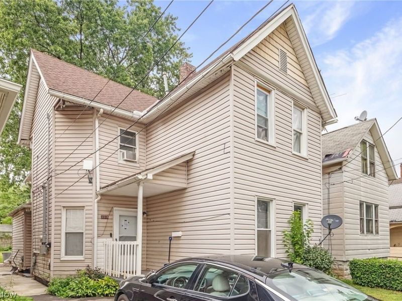 3318 W 30th Street, Cleveland, OH 44109 Photo 2