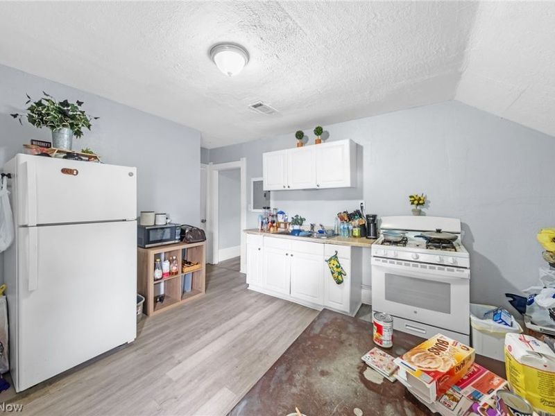 3318 W 30th Street, Cleveland, OH 44109 Photo 22