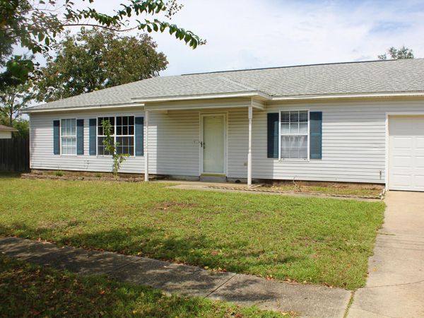 3665 Burton Circle, Navarre, FL 32566