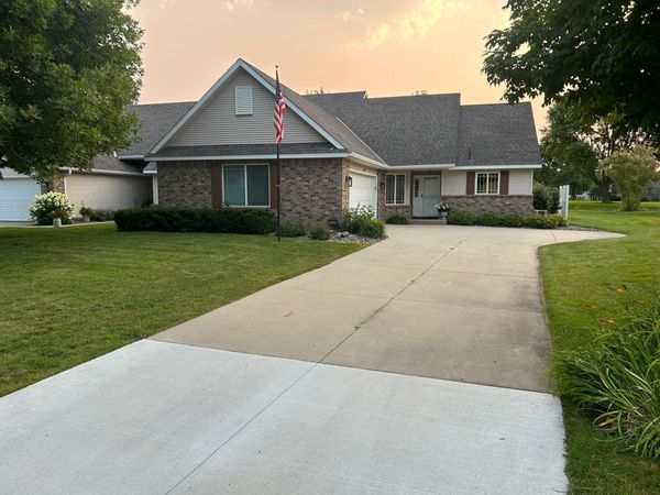 3310 Eagle Ridge Drive W, Willmar, MN 56201