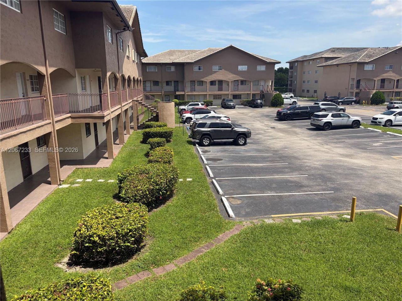 8851 NW 119 St , Unit 5222, Hialeah Gardens, FL 33018 Photo
