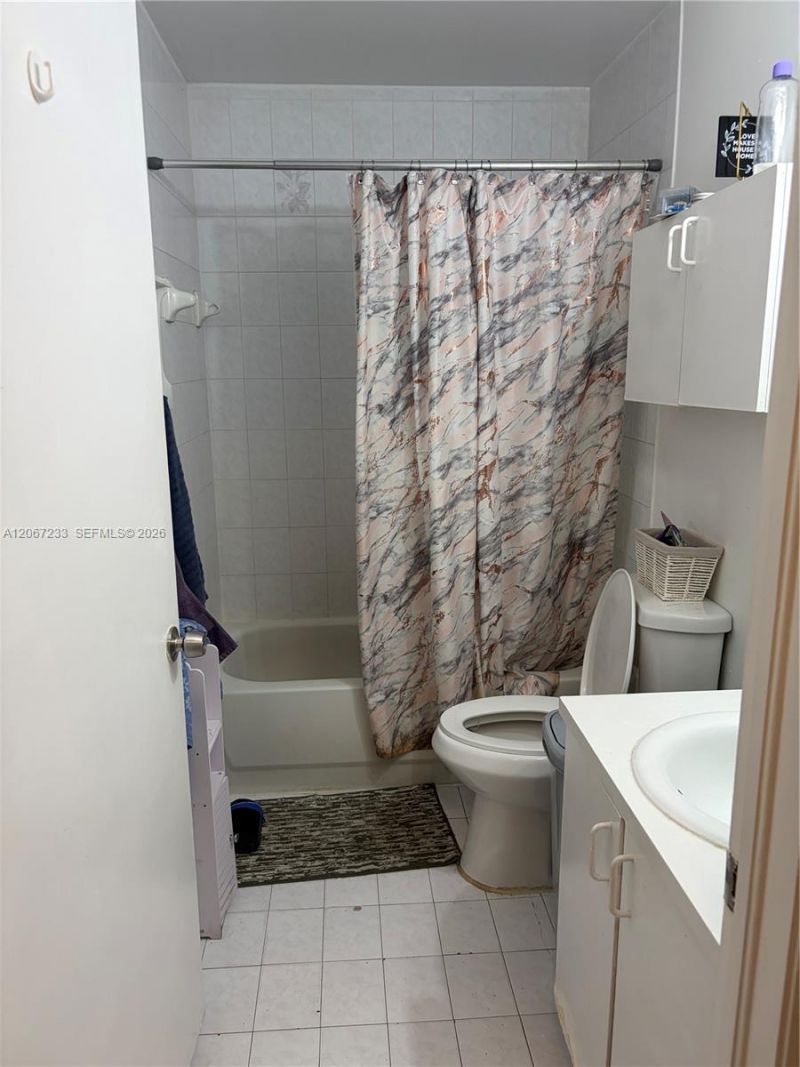 8851 NW 119 St , Unit 5222, Hialeah Gardens, FL 33018 Photo