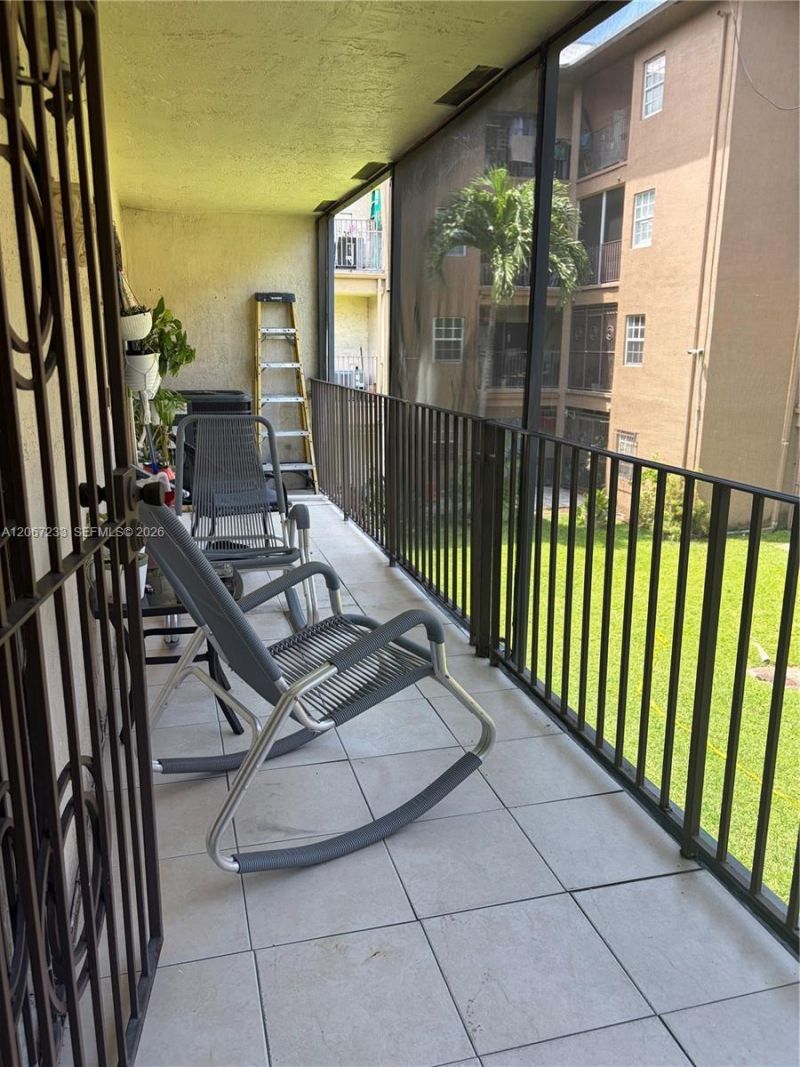 8851 NW 119 St , Unit 5222, Hialeah Gardens, FL 33018 Photo