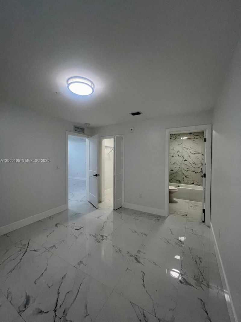 1860 NW 19th St, Unit 201, Miami, FL 33125 Photo