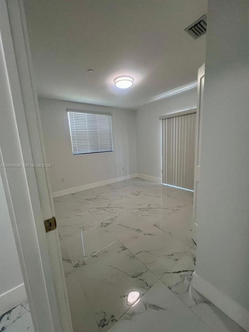 1860 NW 19th St, Unit 201, Miami, FL 33125 Photo