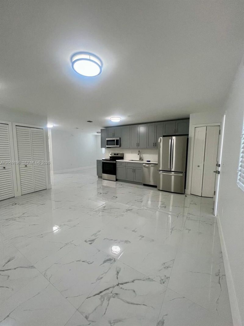 1860 NW 19th St, Unit 201, Miami, FL 33125 Photo