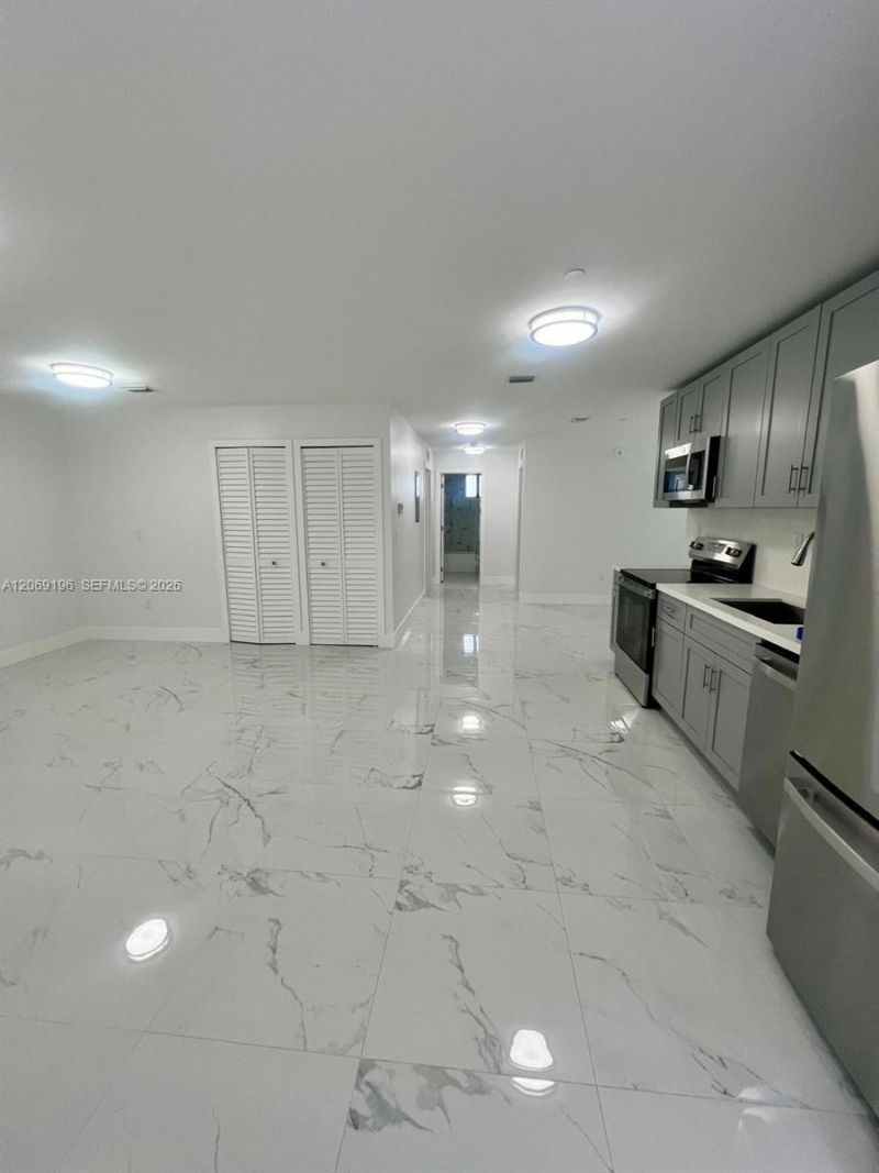 1860 NW 19th St, Unit 201, Miami, FL 33125 Photo