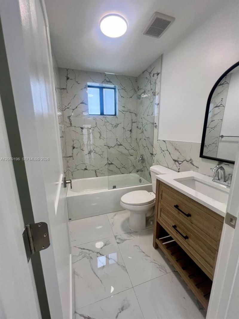 1860 NW 19th St, Unit 201, Miami, FL 33125 Photo