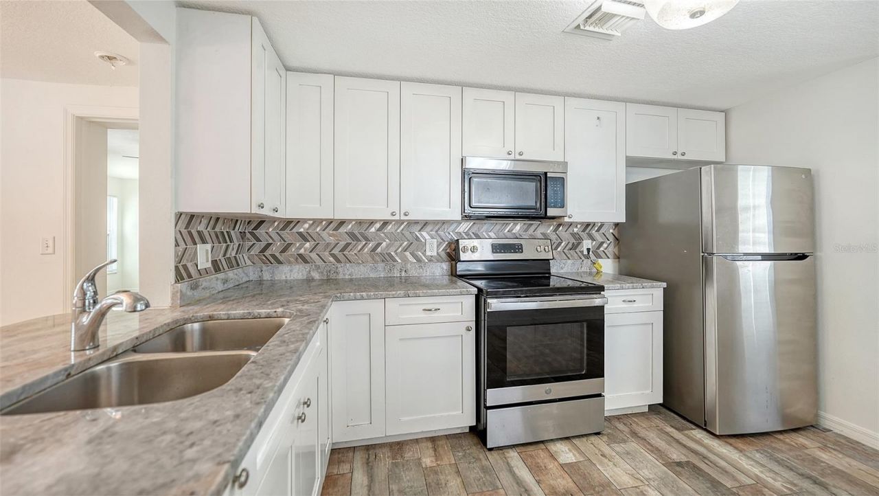 5617 6th Street Court E, Unit A & B, Bradenton, FL 34203 Photo