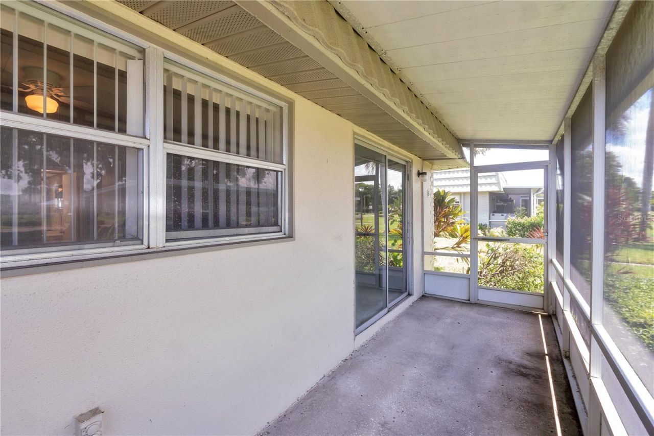 201 Kings Boulevard , Unit 5, Sun City Center, FL 33573 Main Photo