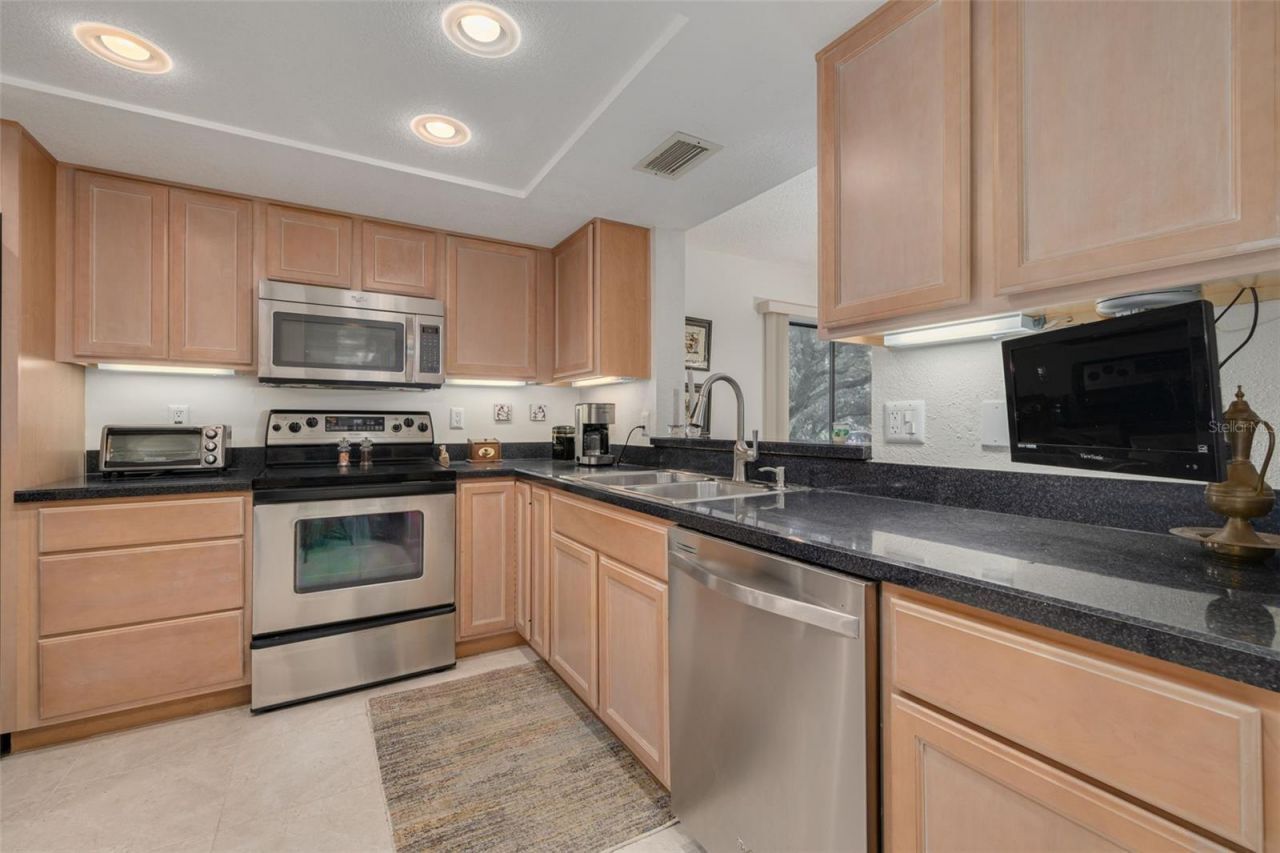 700 Starkey Road, Unit 323, Largo, FL 33771 Photo