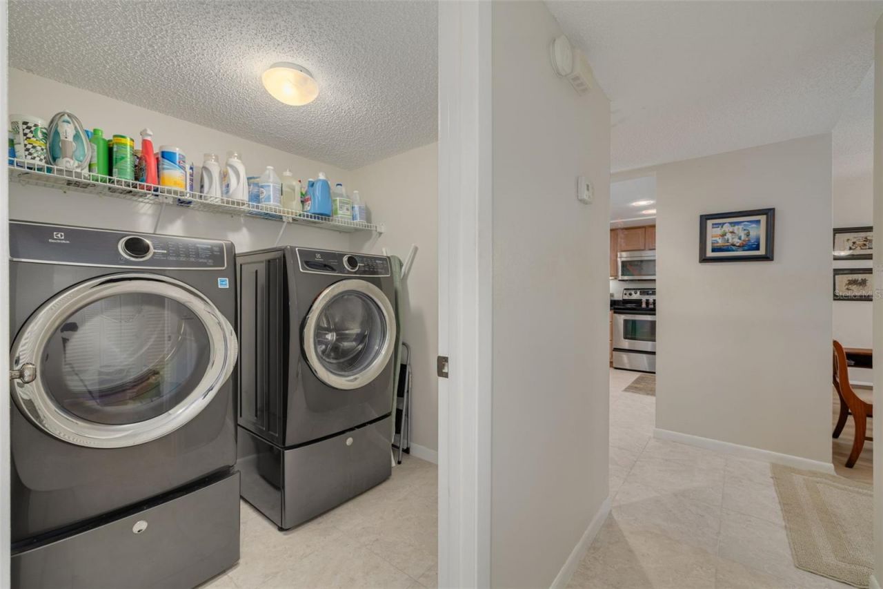 700 Starkey Road, Unit 323, Largo, FL 33771 Photo