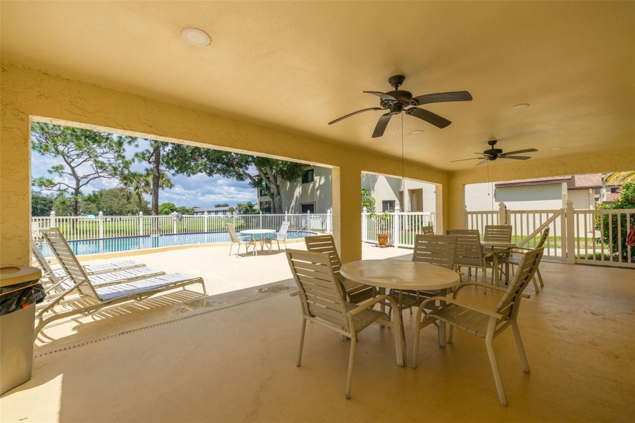 700 Starkey Road, Unit 323, Largo, FL 33771 Photo