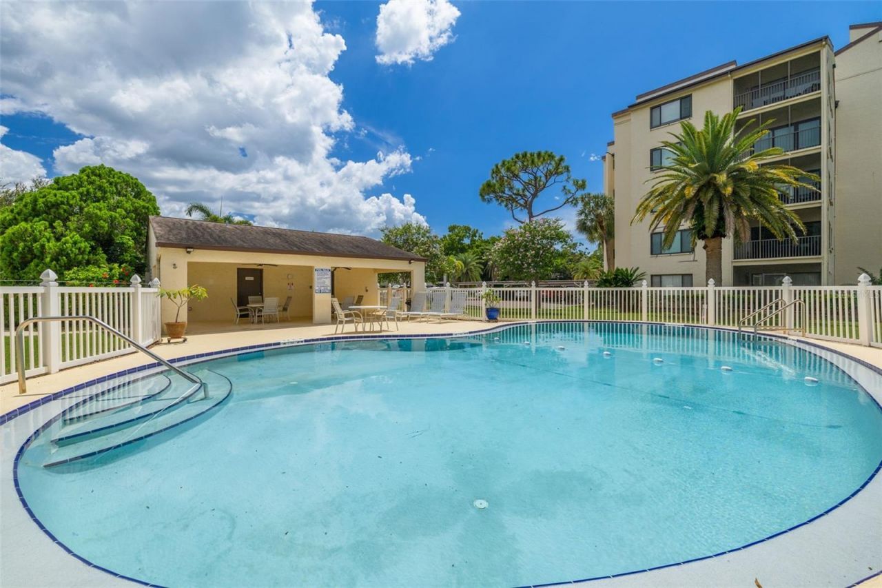 700 Starkey Road, Unit 323, Largo, FL 33771 Photo