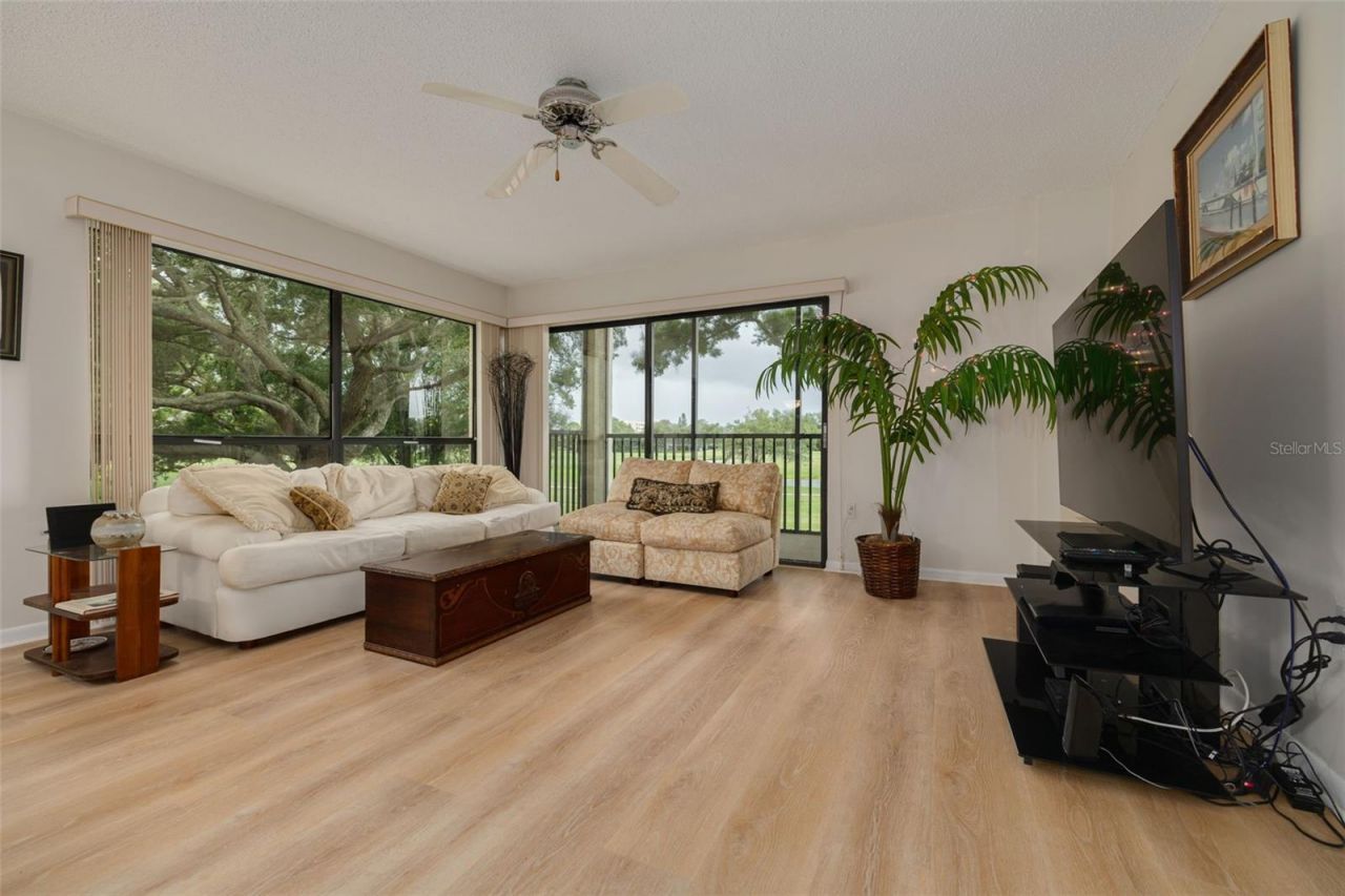 700 Starkey Road, Unit 323, Largo, FL 33771 Photo