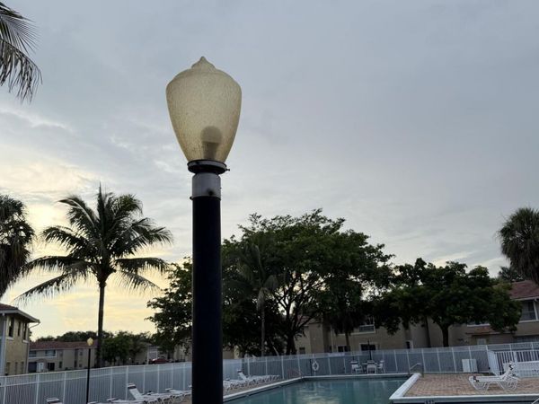 9980 TWIN LAKES Drive, Unit 35-C, Coral Springs, FL 33071