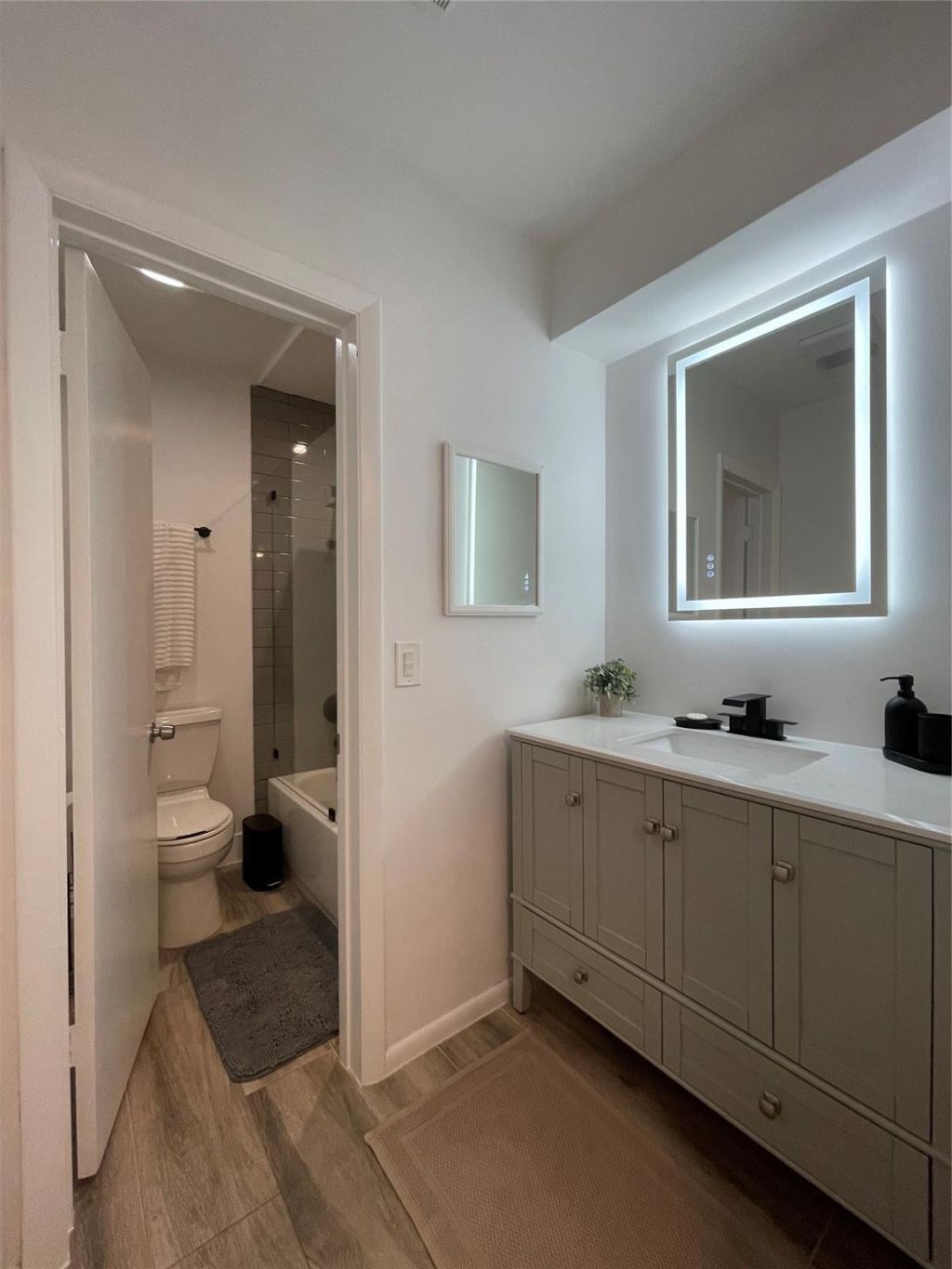 2708 NE 14th Street Causeway, Unit 2, Pompano Beach, FL 33062 Photo