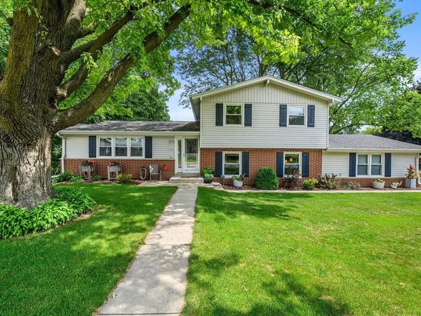 W172N9390 Shady LANE, Menomonee Falls, WI 53051