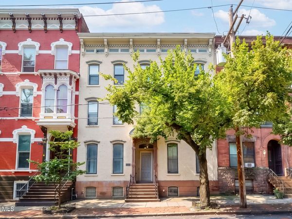 148 Lancaster Street, Unit APT 6, Albany, NY 12210