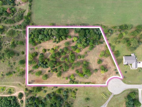 000 Nylen Dr, Grass Lake, MI 49240