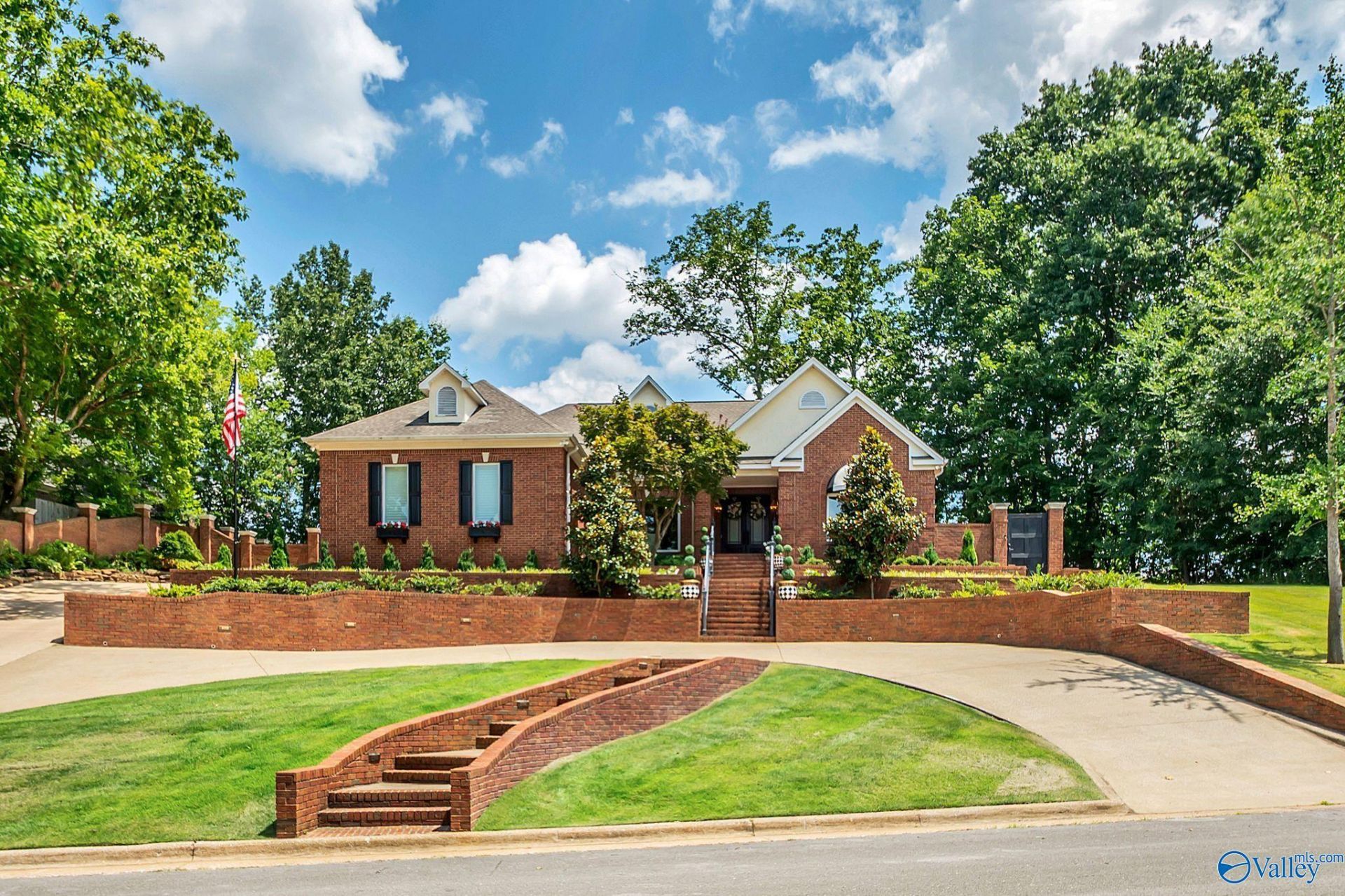129 Wildwood Trail, Florence, AL 35630 Main Photo