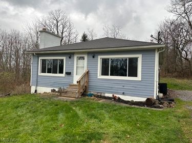 48 6th Street, Campbell, OH 44405