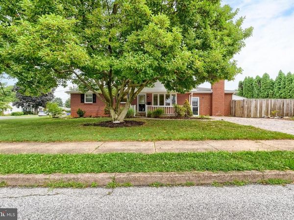 401 JAMES STREET, MECHANICSBURG, PA 17055