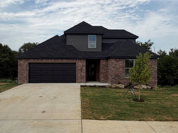 303 W Hondo Street, Siloam Springs, AR 72761