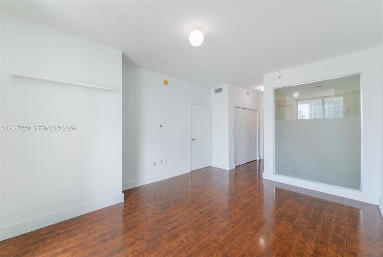 90 SW 3rd St , Unit 2501, Miami, FL 33130 Photo