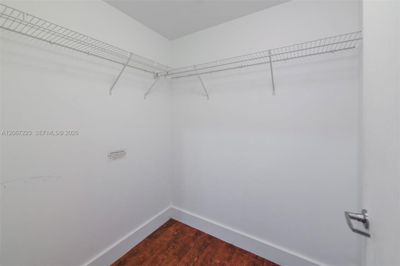 90 SW 3rd St , Unit 2501, Miami, FL 33130 Photo