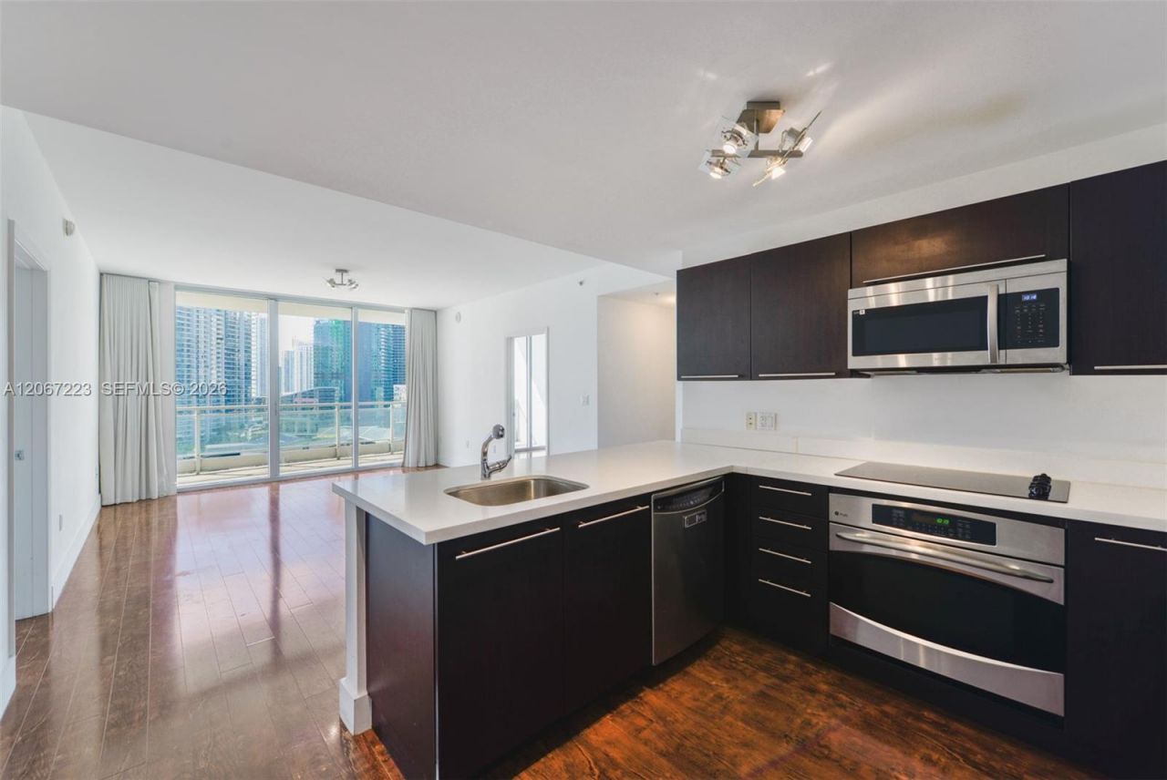 90 SW 3rd St , Unit 2501, Miami, FL 33130 Photo