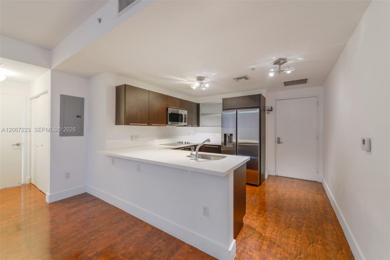 90 SW 3rd St , Unit 2501, Miami, FL 33130 Photo