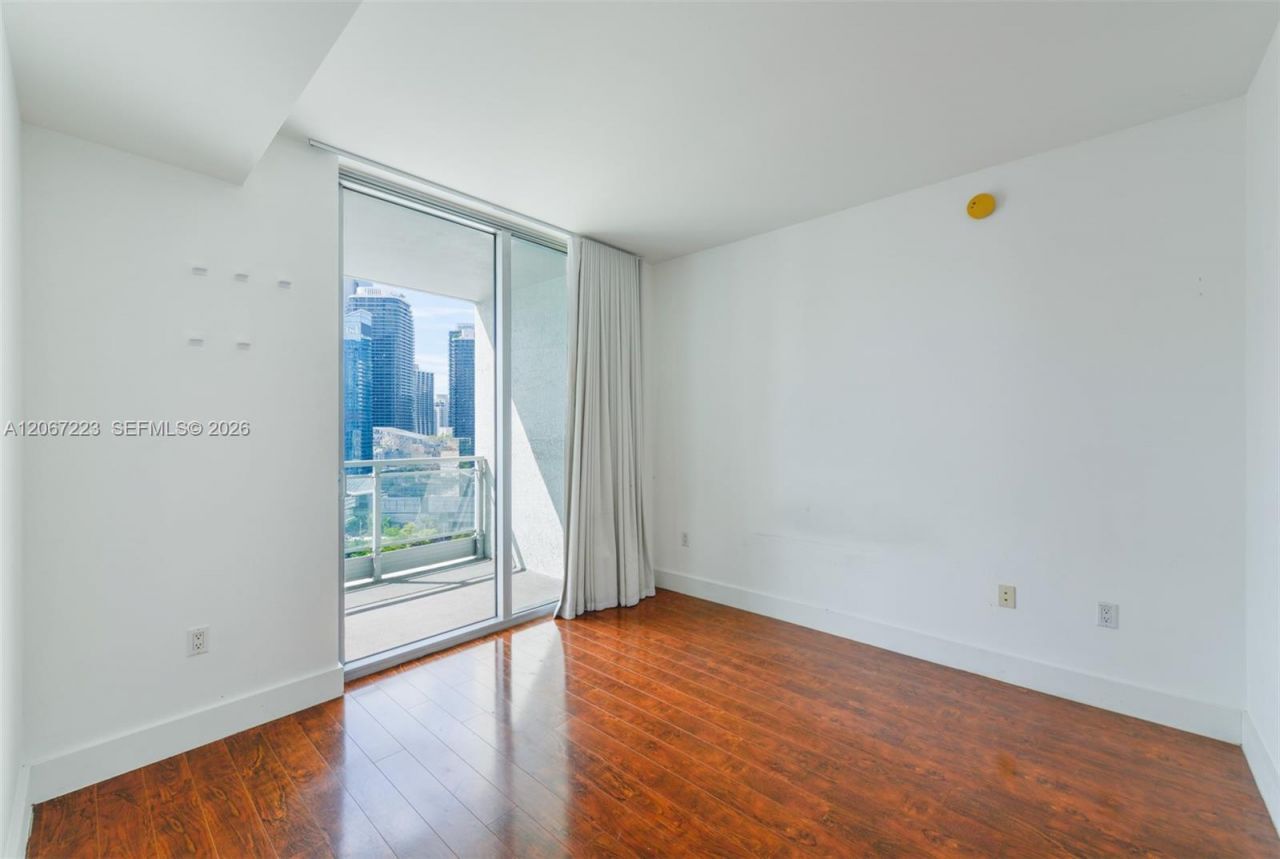 90 SW 3rd St , Unit 2501, Miami, FL 33130 Photo