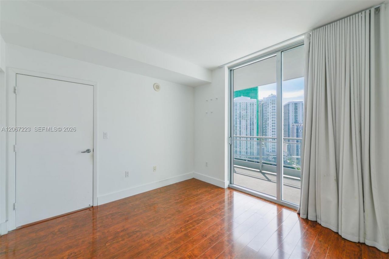 90 SW 3rd St , Unit 2501, Miami, FL 33130 Photo