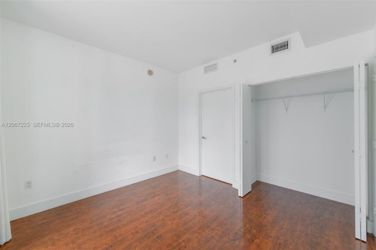 90 SW 3rd St , Unit 2501, Miami, FL 33130 Photo