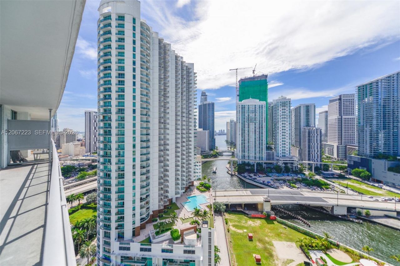 90 SW 3rd St , Unit 2501, Miami, FL 33130 Photo
