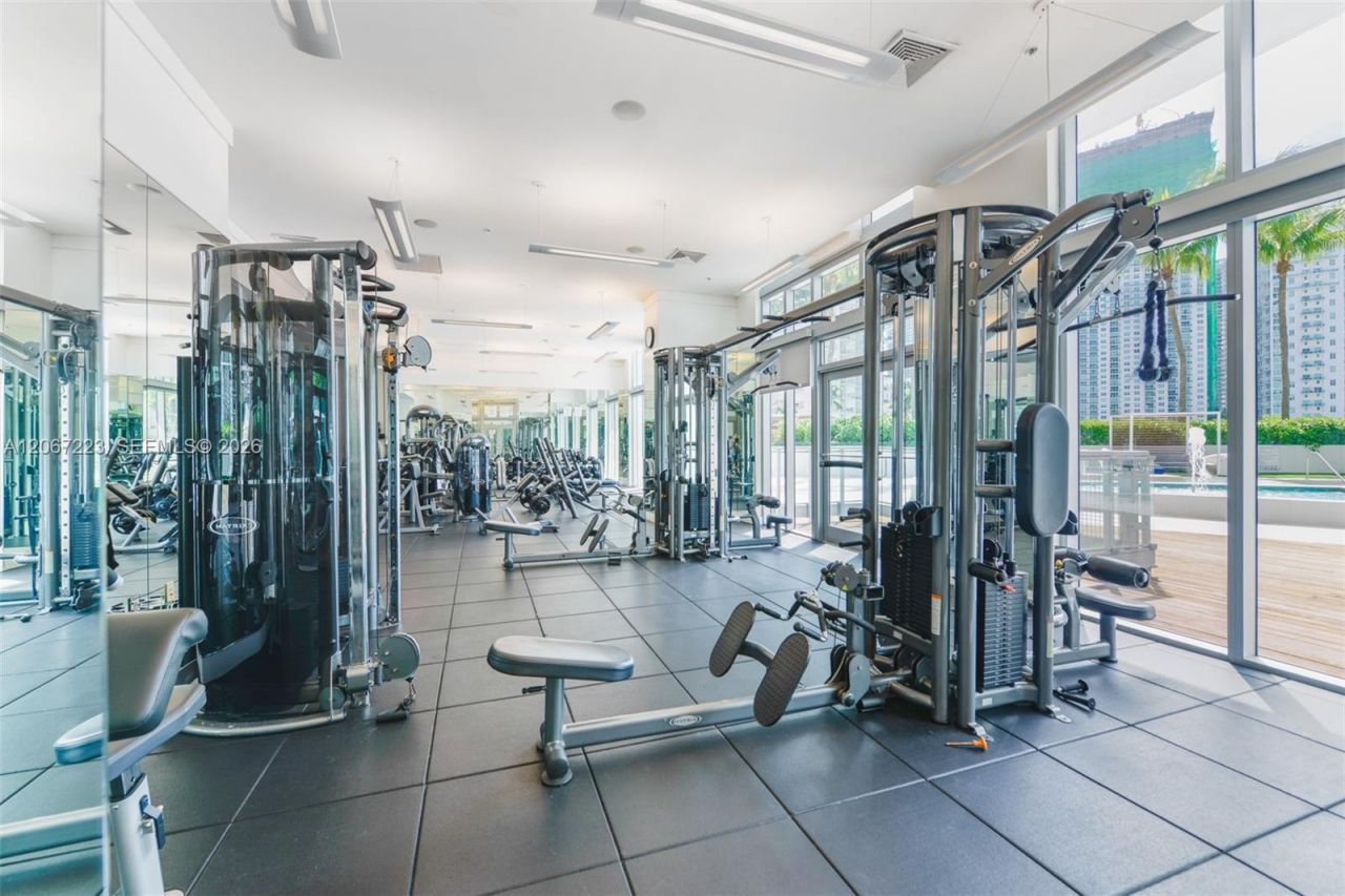 90 SW 3rd St , Unit 2501, Miami, FL 33130 Photo