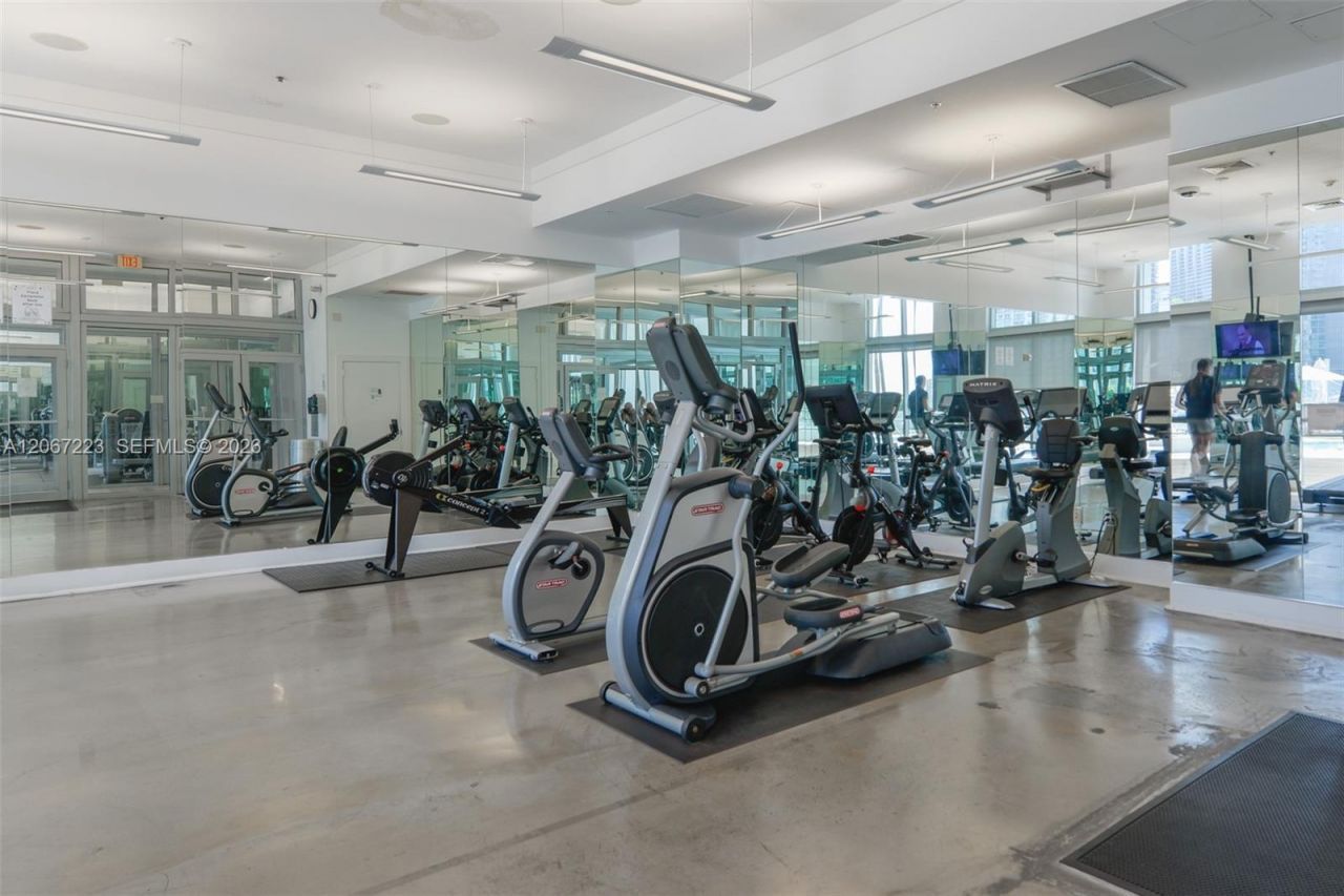 90 SW 3rd St , Unit 2501, Miami, FL 33130 Photo