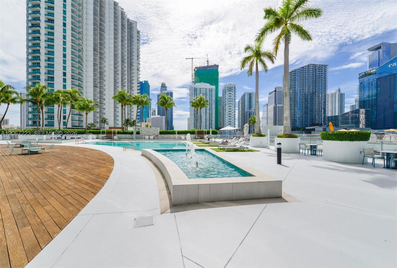 90 SW 3rd St , Unit 2501, Miami, FL 33130 Photo