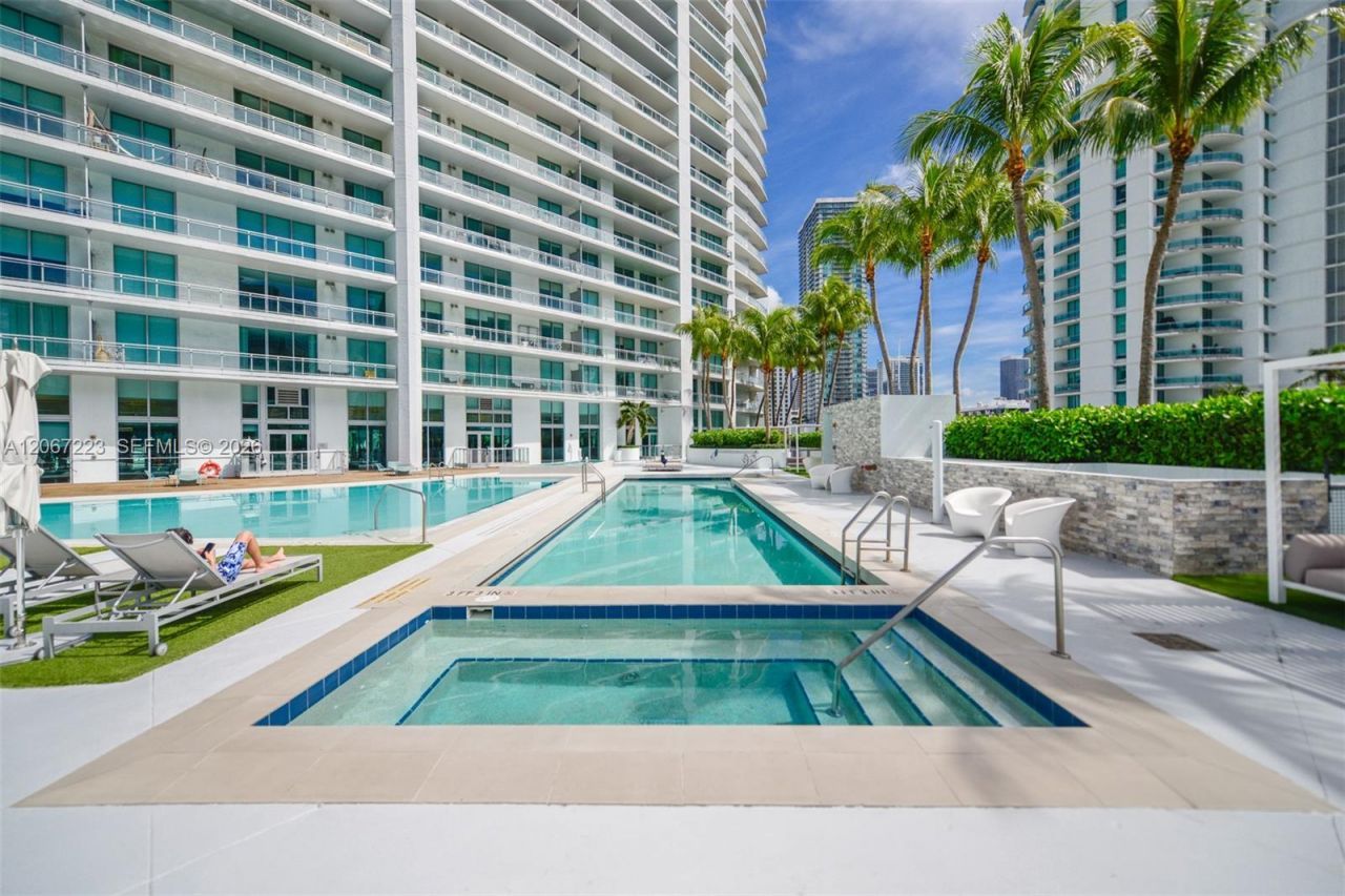 90 SW 3rd St , Unit 2501, Miami, FL 33130 Photo