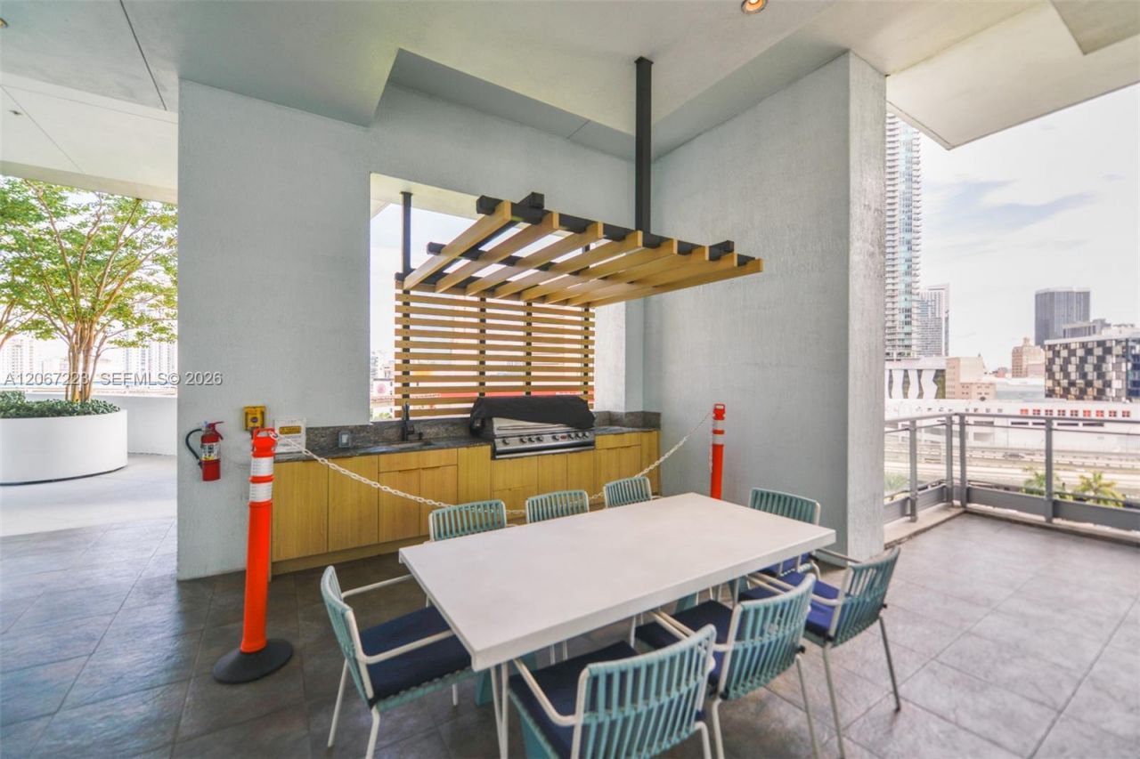 90 SW 3rd St , Unit 2501, Miami, FL 33130 Photo