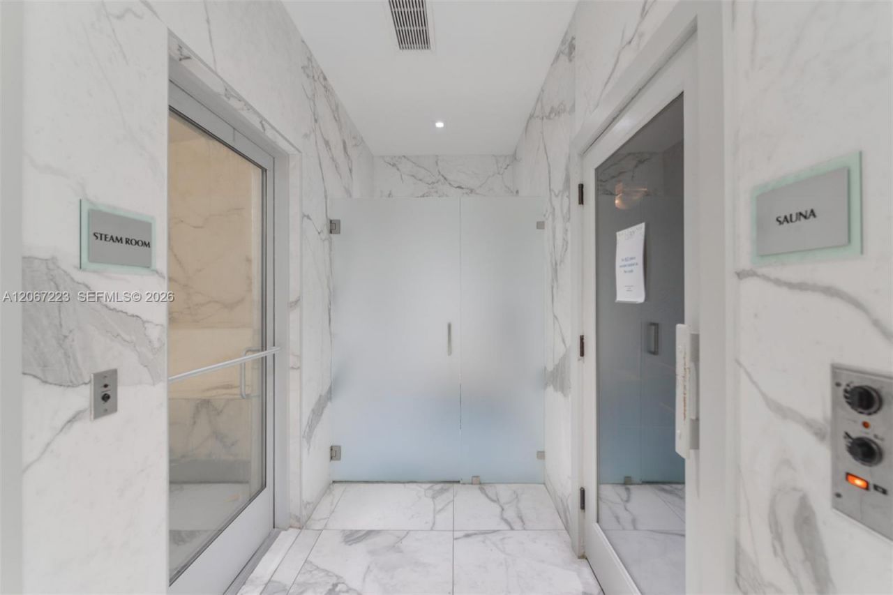 90 SW 3rd St , Unit 2501, Miami, FL 33130 Photo