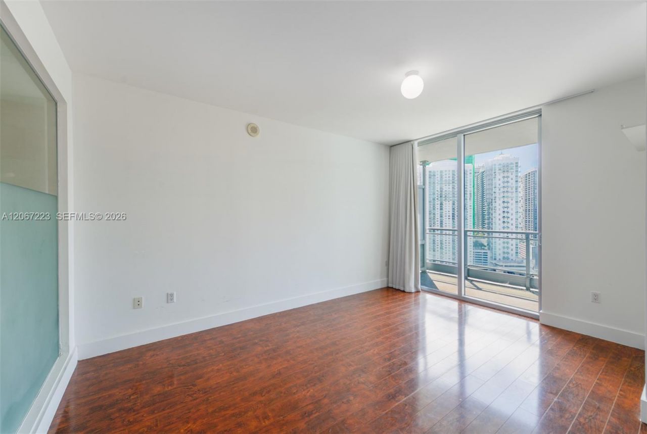 90 SW 3rd St , Unit 2501, Miami, FL 33130 Photo